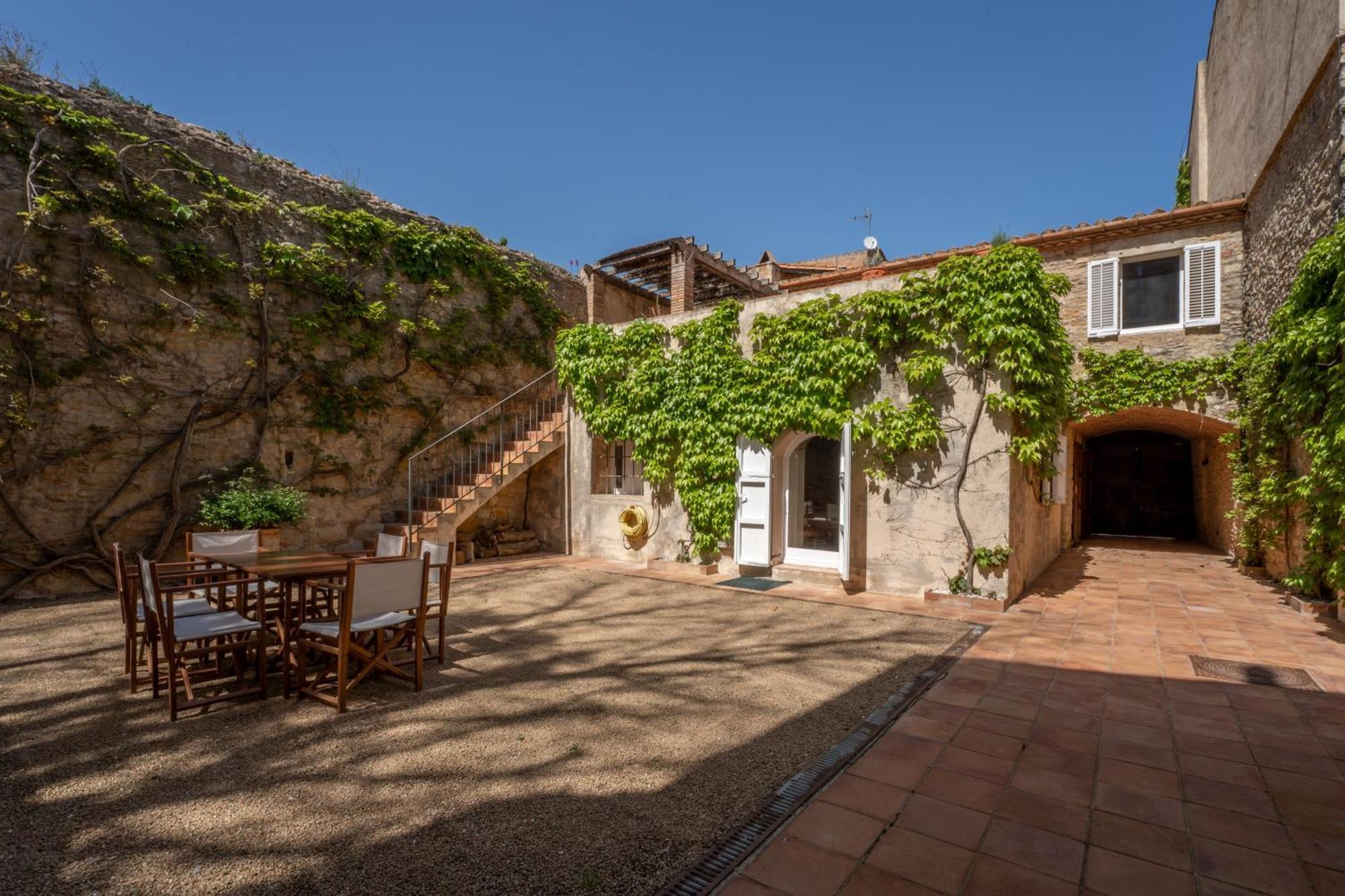 Deco - Casa Voltes Peratallada Exteriér fotografie